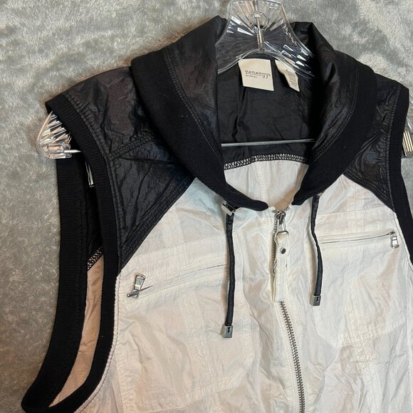 Zenergy Chicos 1 Women Classic Clean Girl Nylon Full Zip Activewear Vest Medium - Picture 3 of 10